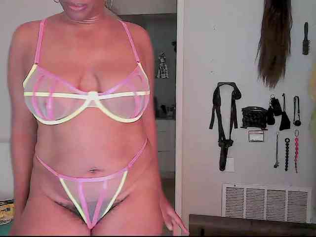QueenAnitaDix webcam