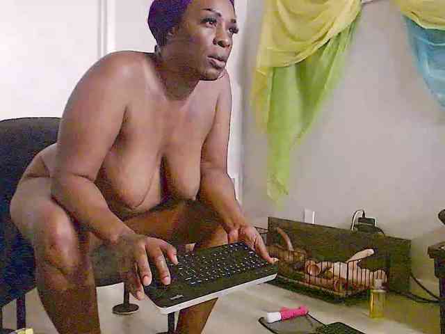 QueenAnitaDix webcam