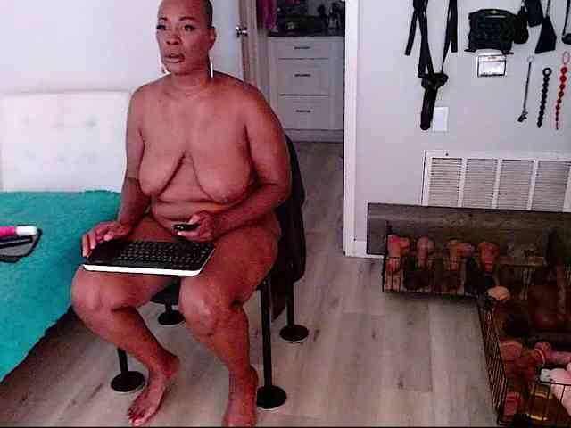 QueenAnitaDix webcam