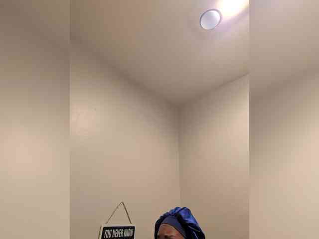 Queenanitadix's cam show statistics and live stream