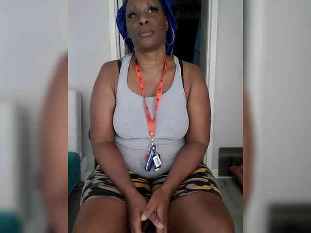 QueenAnitaDix webcam