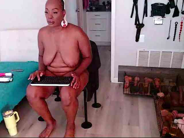 QueenAnitaDix webcam