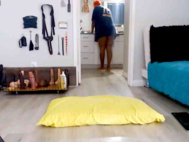 QueenAnitaDix