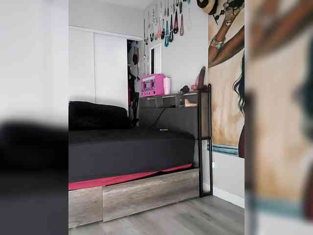 QueenAnitaDix webcam