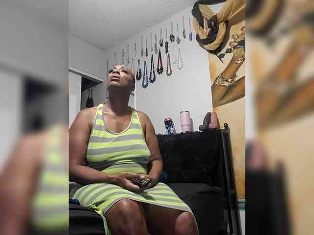QueenAnitaDix webcam