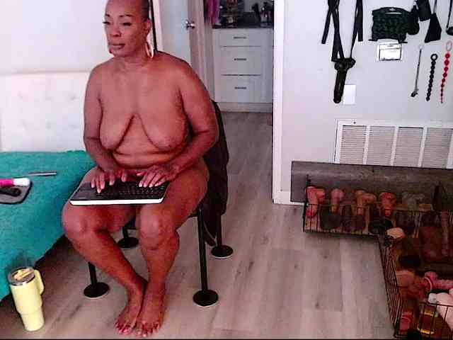QueenAnitaDix webcam