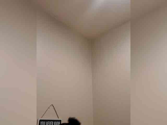 QueenAnitaDix webcam