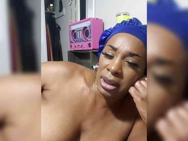 QueenAnitaDix webcam