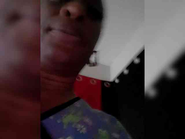 QueenAnitaDix webcam