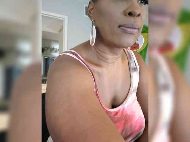 QueenAnitaDix webcam