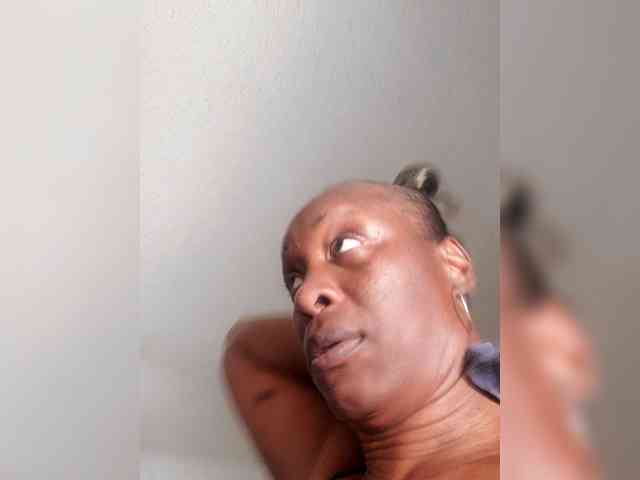 QueenAnitaDix webcam