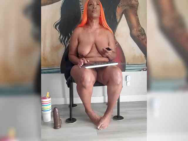 QueenAnitaDix webcam