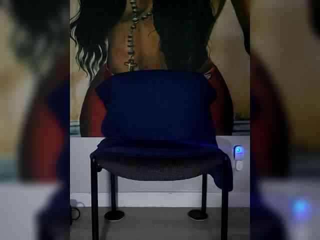 QueenAnitaDix webcam