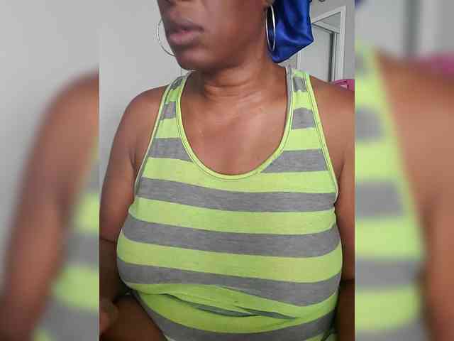 QueenAnitaDix webcam