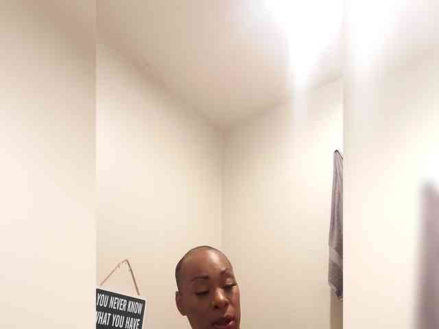 QueenAnitaDix webcam