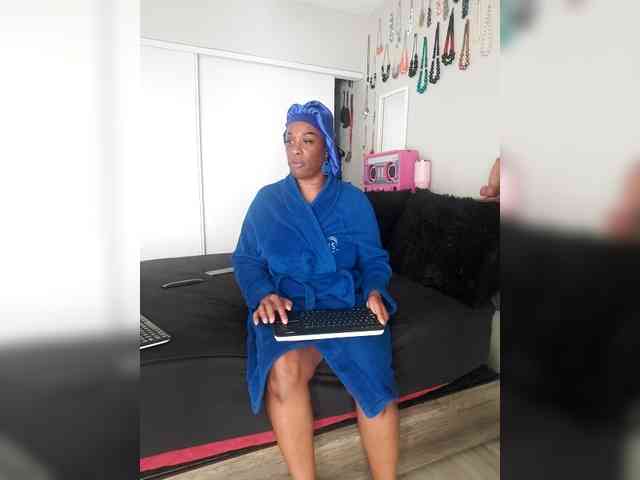 QueenAnitaDix webcam