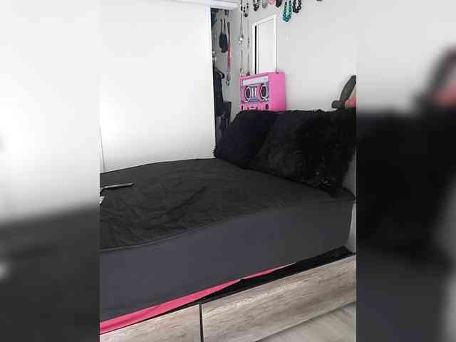 QueenAnitaDix webcam