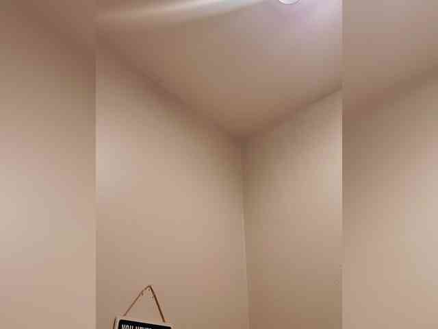 QueenAnitaDix webcam