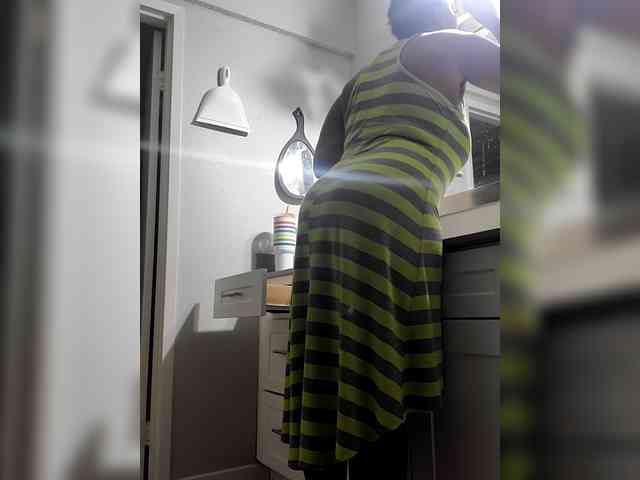QueenAnitaDix webcam