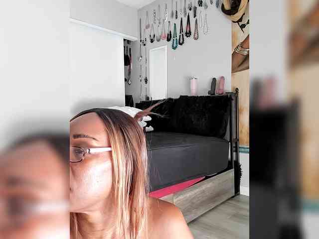 QueenAnitaDix webcam