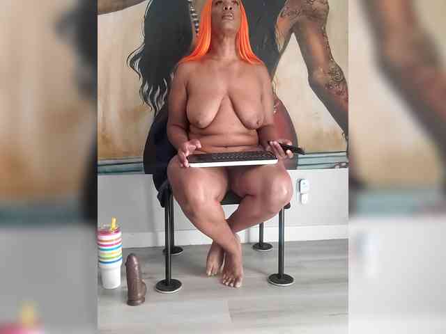 QueenAnitaDix webcam