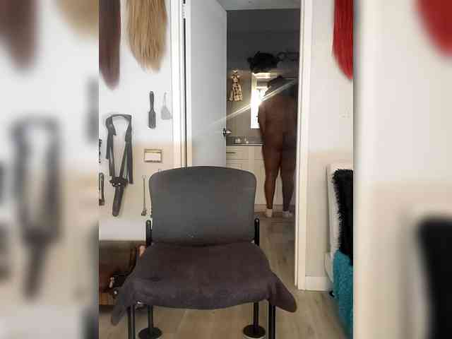 QueenAnitaDix webcam