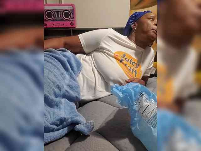 QueenAnitaDix webcam