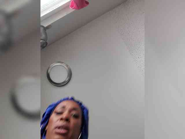 QueenAnitaDix Sex Cam Show