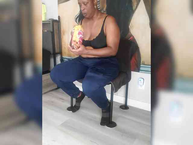 QueenAnitaDix webcam