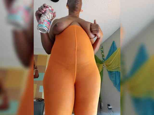 QueenAnitaDix webcam