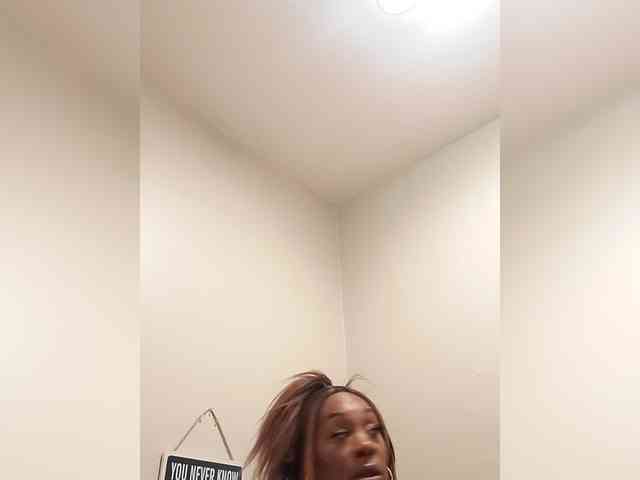 QueenAnitaDix webcam