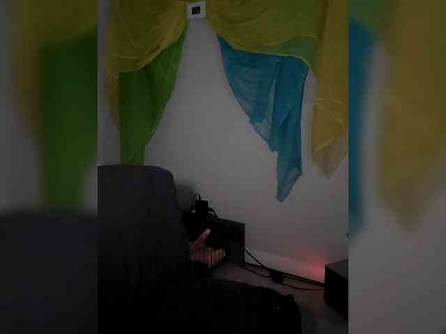 QueenAnitaDix webcam