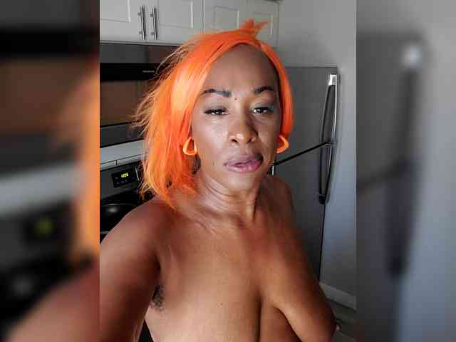 QueenAnitaDix webcam