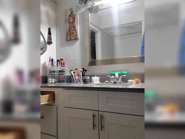 QueenAnitaDix webcam