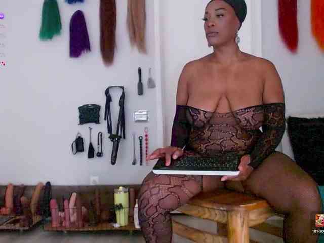 QueenAnitaDix webcam