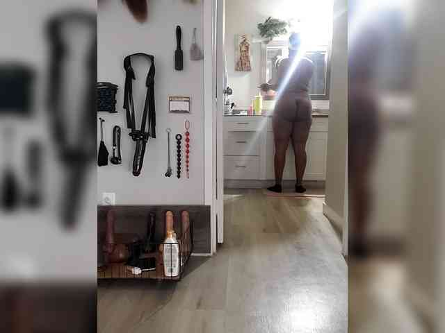 QueenAnitaDix webcam
