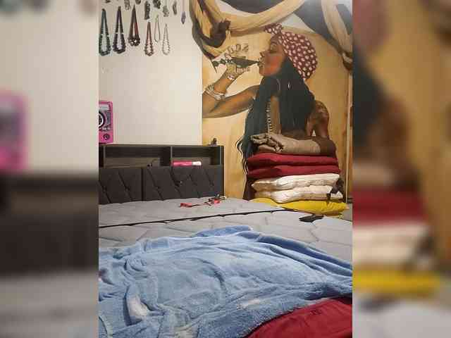 QueenAnitaDix webcam