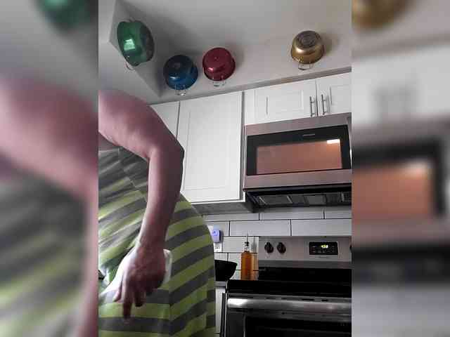 QueenAnitaDix webcam