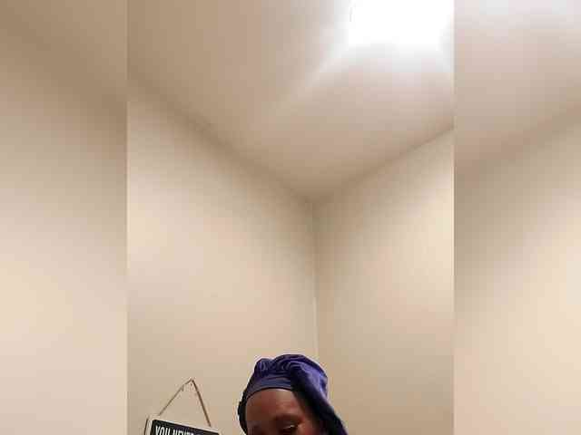 QueenAnitaDix webcam