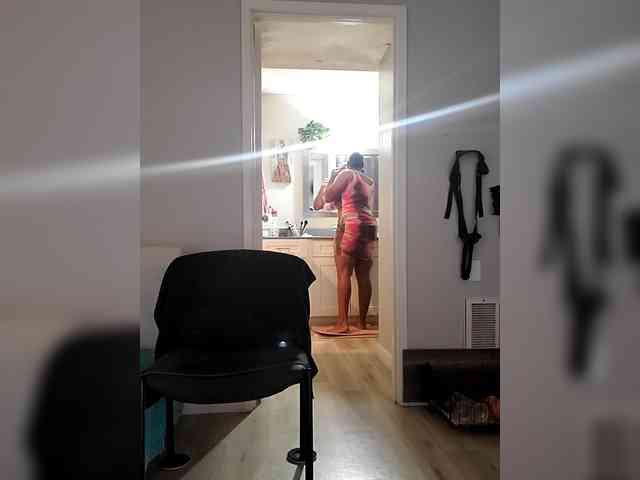 QueenAnitaDix webcam