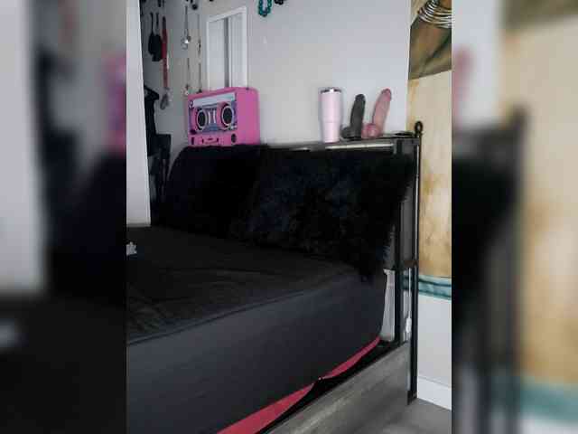 QueenAnitaDix webcam