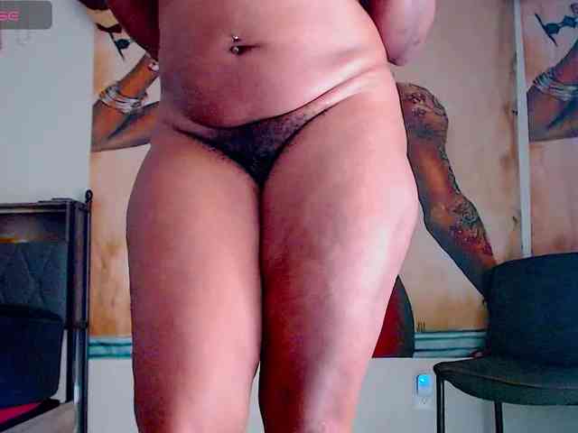 QueenAnitaDix webcam