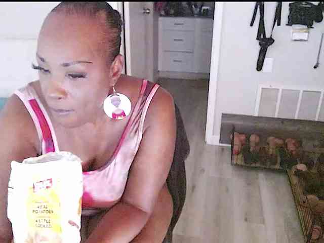 QueenAnitaDix webcam