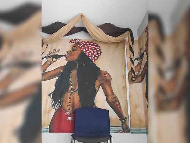 QueenAnitaDix webcam