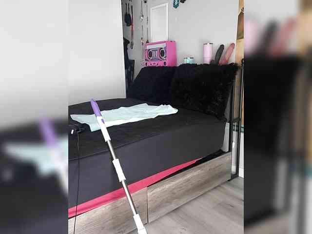 QueenAnitaDix webcam