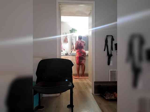QueenAnitaDix webcam