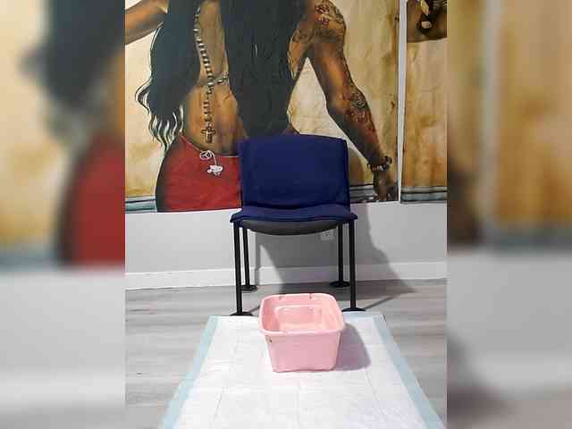 QueenAnitaDix webcam