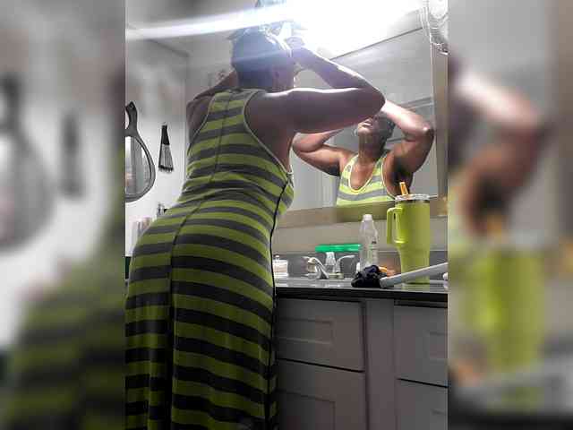 QueenAnitaDix webcam