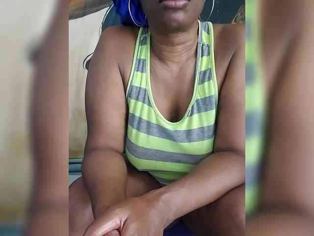 Model: Queenanitadix