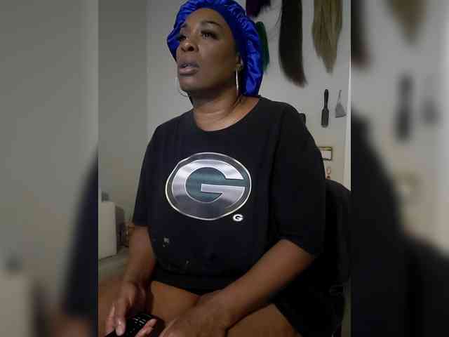 QueenAnitaDix webcam